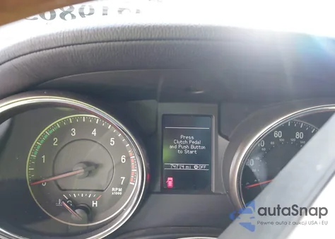 2013 Jeep Grand Cherokee Overland z USA, uszkodzony, nr VIN 1C4RJFCT5DC642313